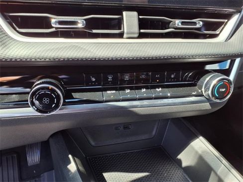 New 2026 Chevrolet Equinox LT w/ LPO, Floor Liner Package image 16