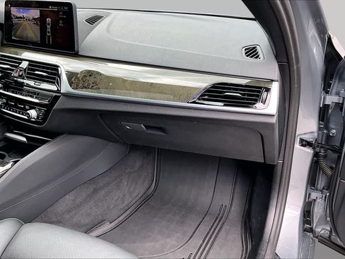 Used 2023 BMW 540i w/ M Sport Package RWD image 20