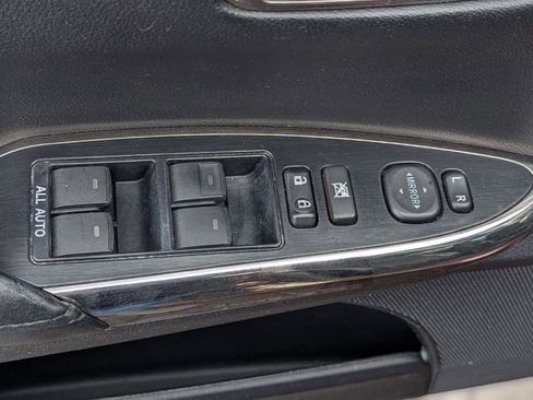 Used 2013 Toyota Avalon XLE image 21