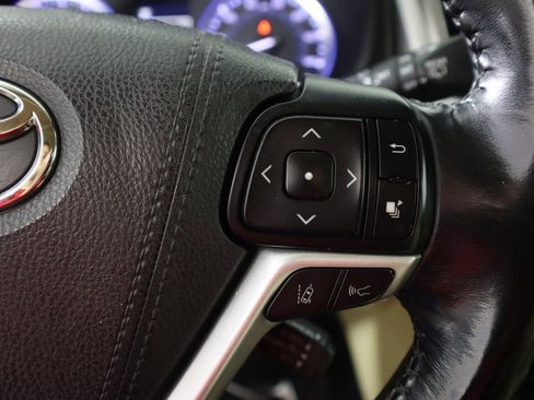 Used 2018 Toyota Highlander XLE image 44