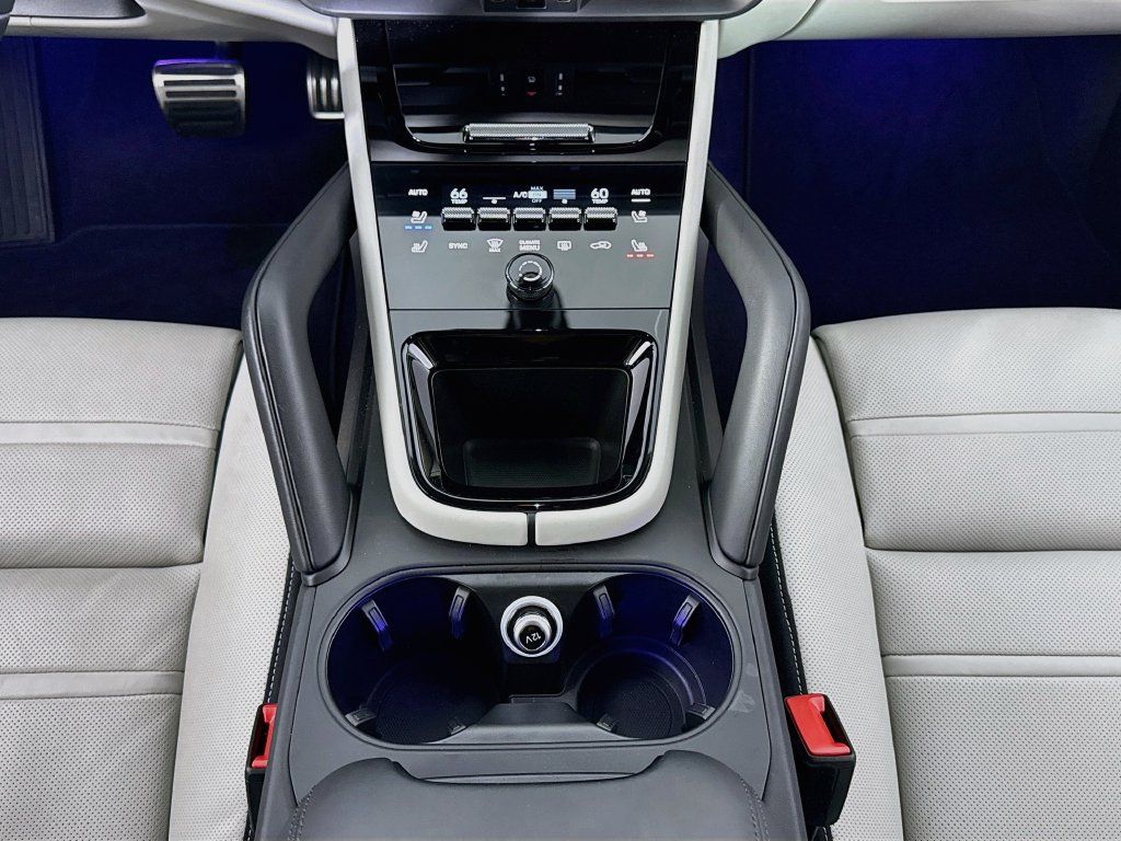Certified 2026 Porsche Cayenne S AWD/4WD image 16