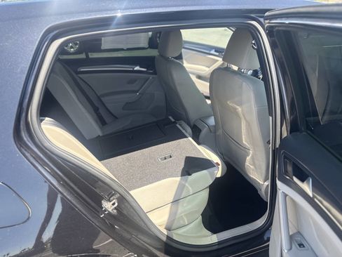 Used 2019 Volkswagen e-Golf SEL Premium FWD image 20