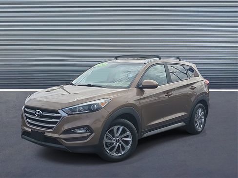 Used 2017 Hyundai Tucson SE image 1