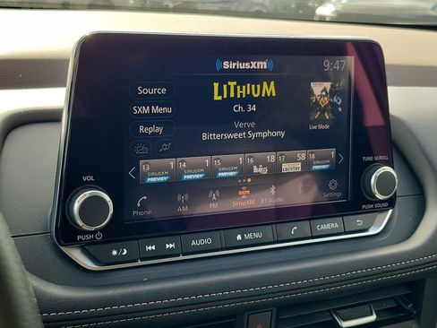 Used 2023 Nissan Rogue SV image 23