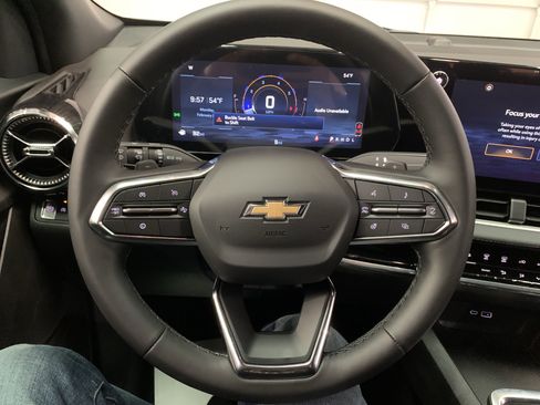 New 2026 Chevrolet Equinox LT image 12