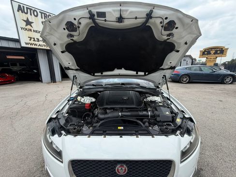 Used 2017 Jaguar XF Premium AWD/4WD image 32