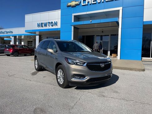 Used 2019 Buick Enclave Essence image 2