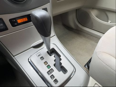 Used 2011 Toyota Corolla LE FWD image 40