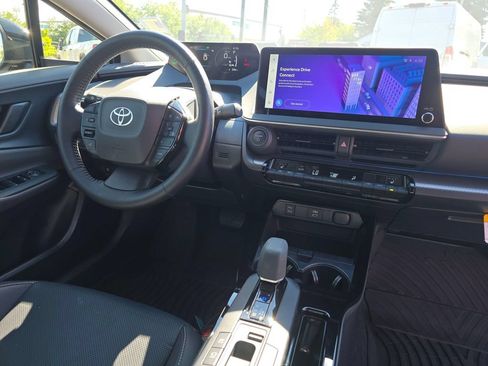 Used 2024 Toyota Prius XLE AWD/4WD image 11
