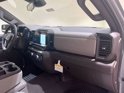 Used 2024 GMC Sierra 1500 SLE AWD/4WD image 16