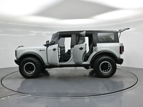 Used 2023 Ford Bronco Badlands image 34