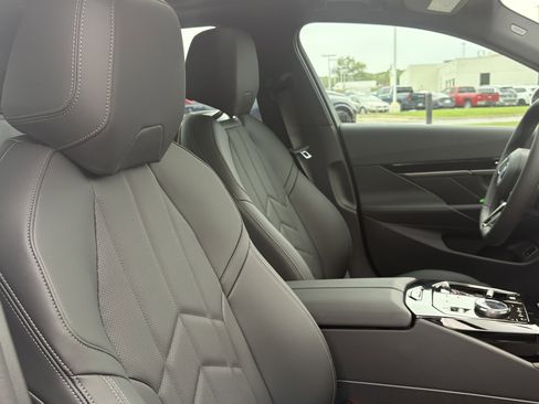 Used 2026 BMW 530i xDrive w/ M Sport Package image 31