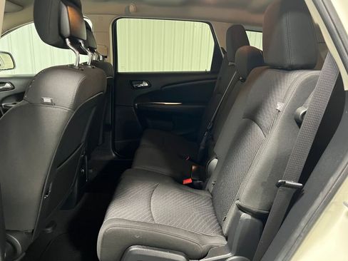 Used 2017 Dodge Journey SXT w/ Comfort/Convenience Group image 6