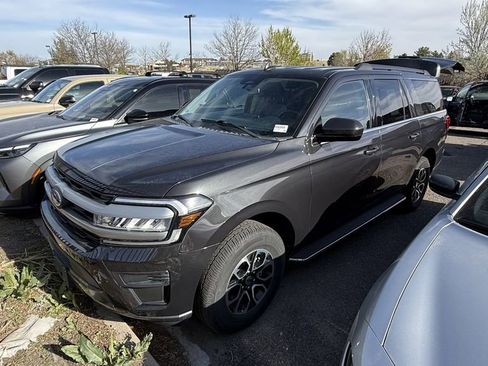 Used 2022 Ford Expedition Max XLT AWD/4WD image 2