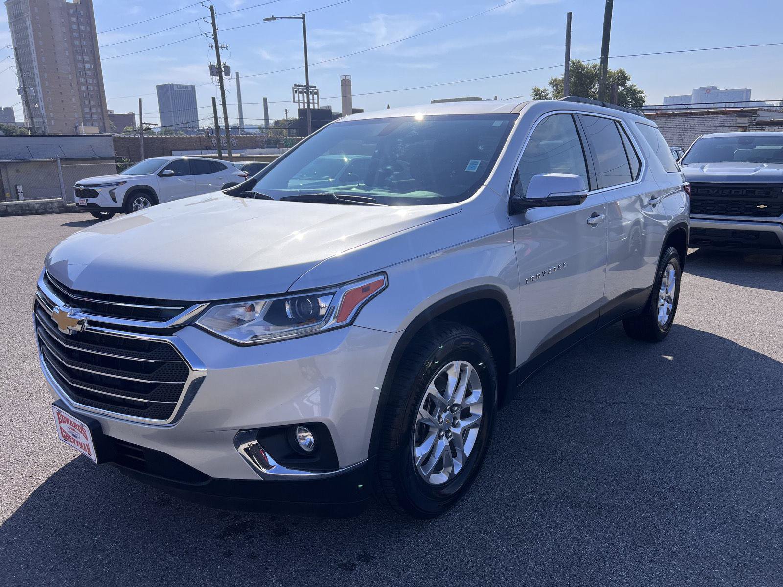 Used 2020 Chevrolet Traverse LT FWD image 30