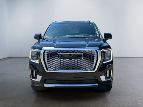 Used 2024 GMC Yukon Denali AWD/4WD image 8