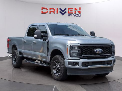 Used 2023 Ford F250 XLT w/ XLT Premium Package AWD/4WD image 7