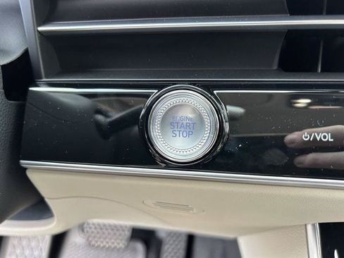 New 2026 Genesis GV70 2.5T Select AWD/4WD image 28