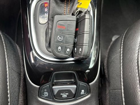 Used 2018 Jeep Compass Limited w/ Navigation Group FWD image 33