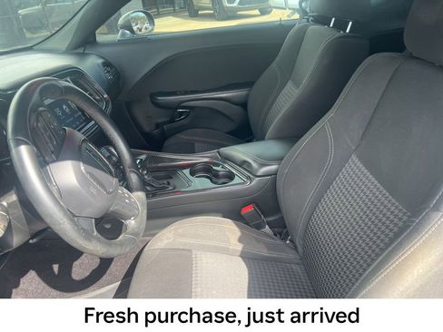 Used 2016 Dodge Challenger SXT w/ Blacktop Package image 4