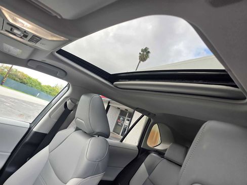 Used 2025 Toyota RAV4 XLE Premium image 25