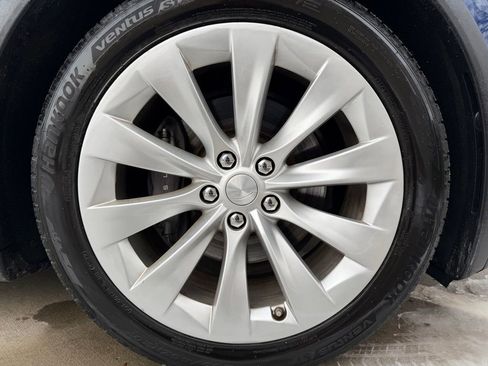 Used 2016 Tesla Model X 90D image 32