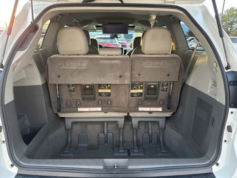 Used 2015 Toyota Sienna AWD image 29