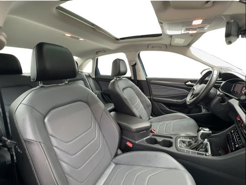 Used 2025 Volkswagen Jetta SEL FWD image 30