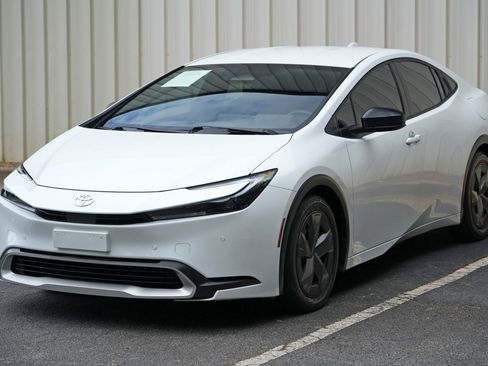 Used 2024 Toyota Prius Prime FWD image 46