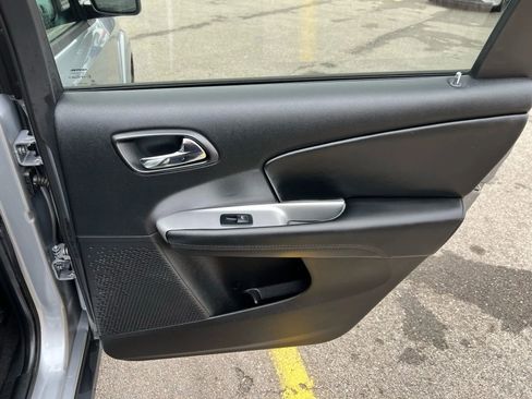 Used 2018 Dodge Journey SE w/ Popular Equipment Group FWD image 22