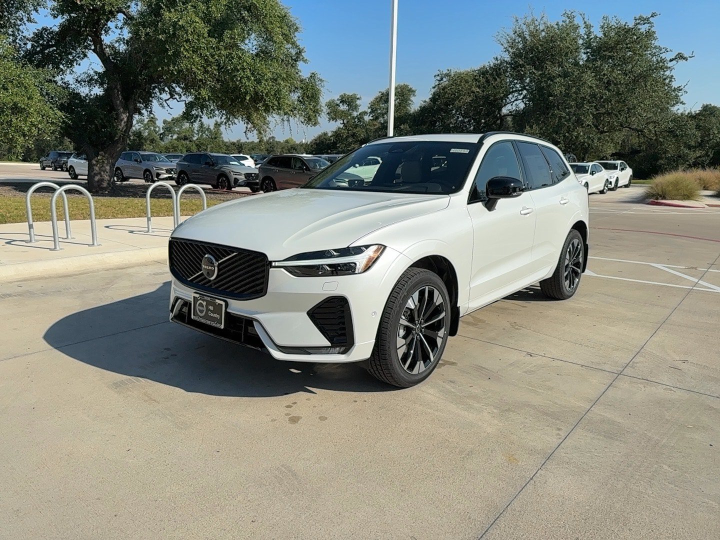 Used 2026 Volvo XC60 B5 Plus w/ Protection Package Premier AWD/4WD image 2