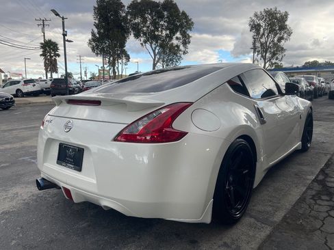 Used 2015 Nissan 370Z w/ Sport Package RWD image 5