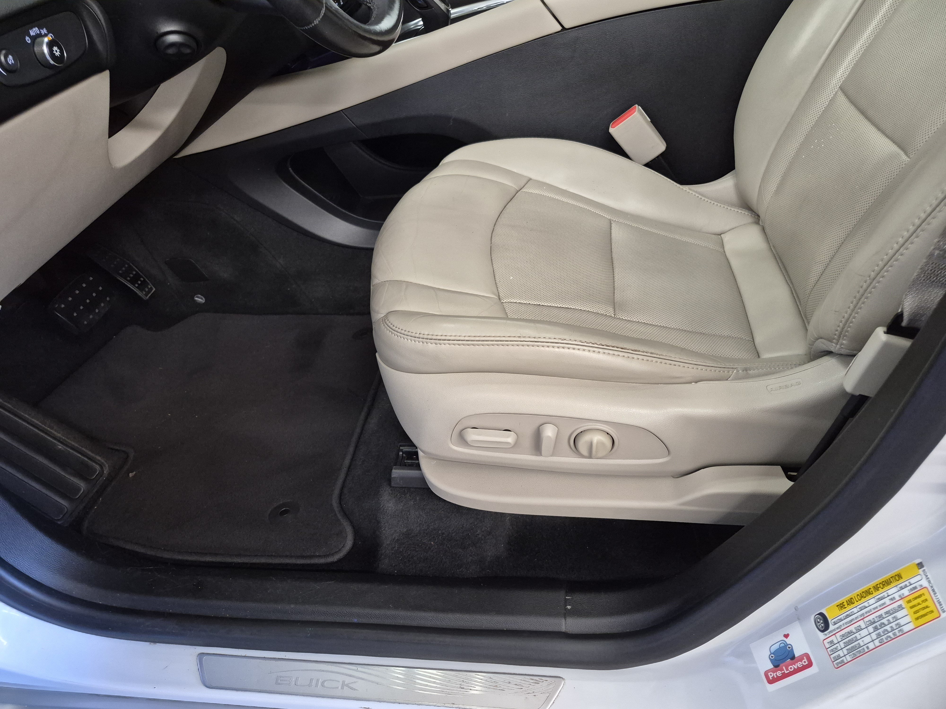 Used 2018 Buick Enclave Premium FWD image 13