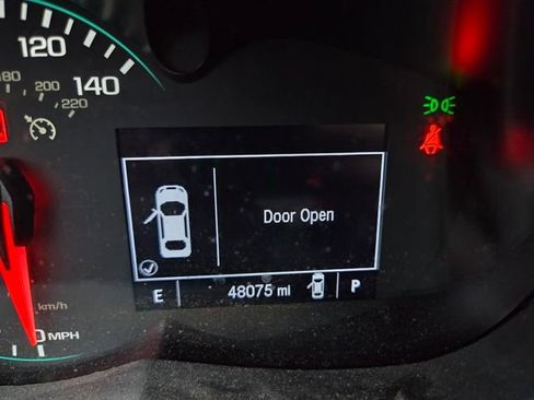 Used 2020 Chevrolet Trax LT w/ LT Convenience Package image 13