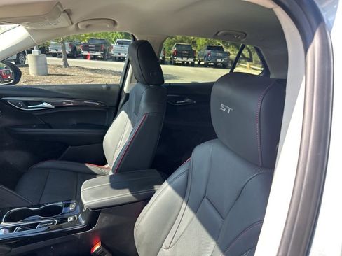 Used 2023 Buick Envision Essence w/ Sport Touring Package image 26