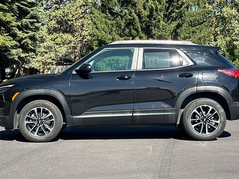Used 2025 Chevrolet TrailBlazer LT AWD/4WD image 7
