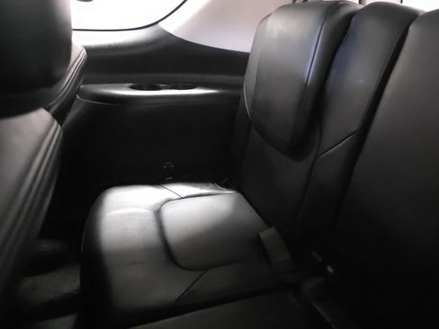 Used 2024 Nissan Armada SV image 16