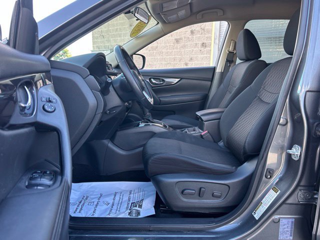 Used 2018 Nissan Rogue SV AWD/4WD image 19