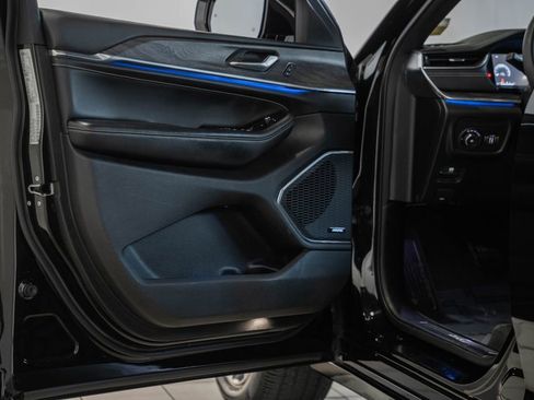 Certified 2023 Jeep Grand Cherokee Overland image 44