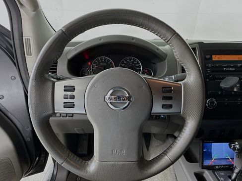 Used 2012 Nissan Frontier SL image 11