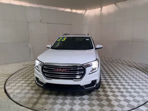 Used 2023 GMC Terrain SLT image 6