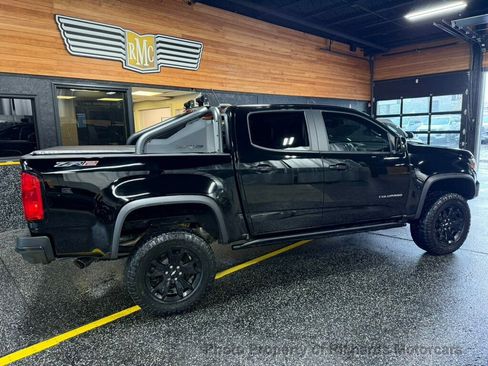 Used 2021 Chevrolet Colorado ZR2 w/ ZR2 Midnight Special Edition AWD/4WD image 2