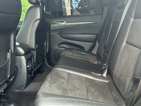 Used 2019 Jeep Grand Cherokee Altitude RWD image 13