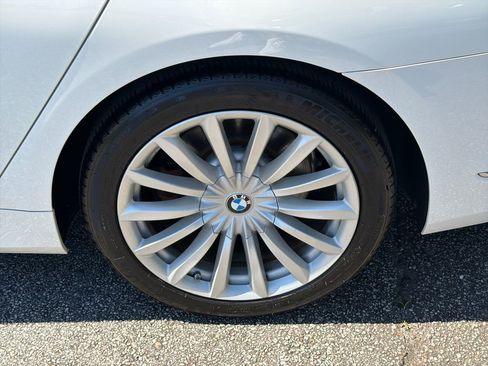 Used 2022 BMW 740i w/ Premium Package RWD image 19