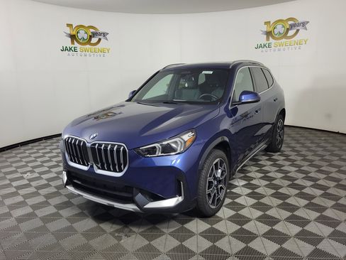Certified 2025 BMW X1 xDrive28i w/ Technology Package AWD/4WD image 3