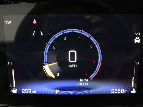Used 2025 Chevrolet Trax LT w/ LT Convenience Package FWD image 13