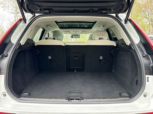 Used 2023 Volvo XC60 B5 Core AWD/4WD image 27