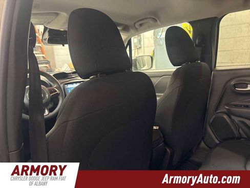 Used 2023 Jeep Renegade Latitude image 26