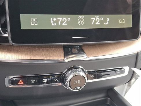 New 2026 Volvo XC60 B5 Plus w/ Climate Package image 9