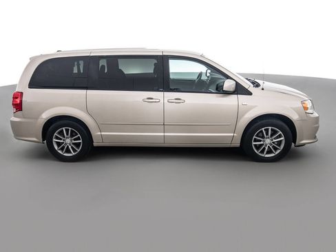 Used 2014 Dodge Grand Caravan SE FWD image 4